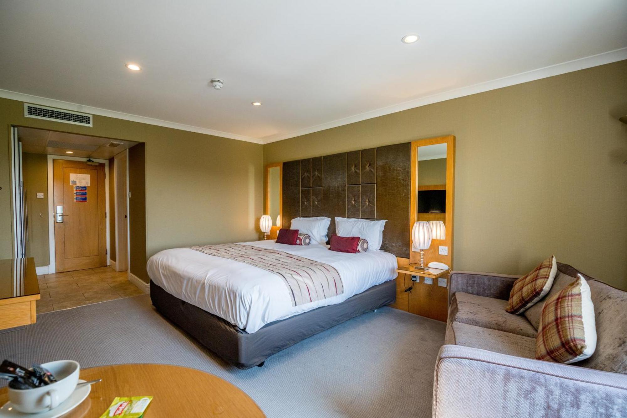 The Plough Inn Llandeilo Bagian luar foto