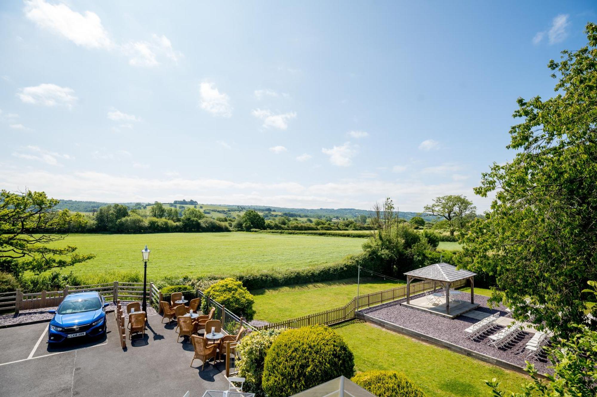 The Plough Inn Llandeilo Bagian luar foto